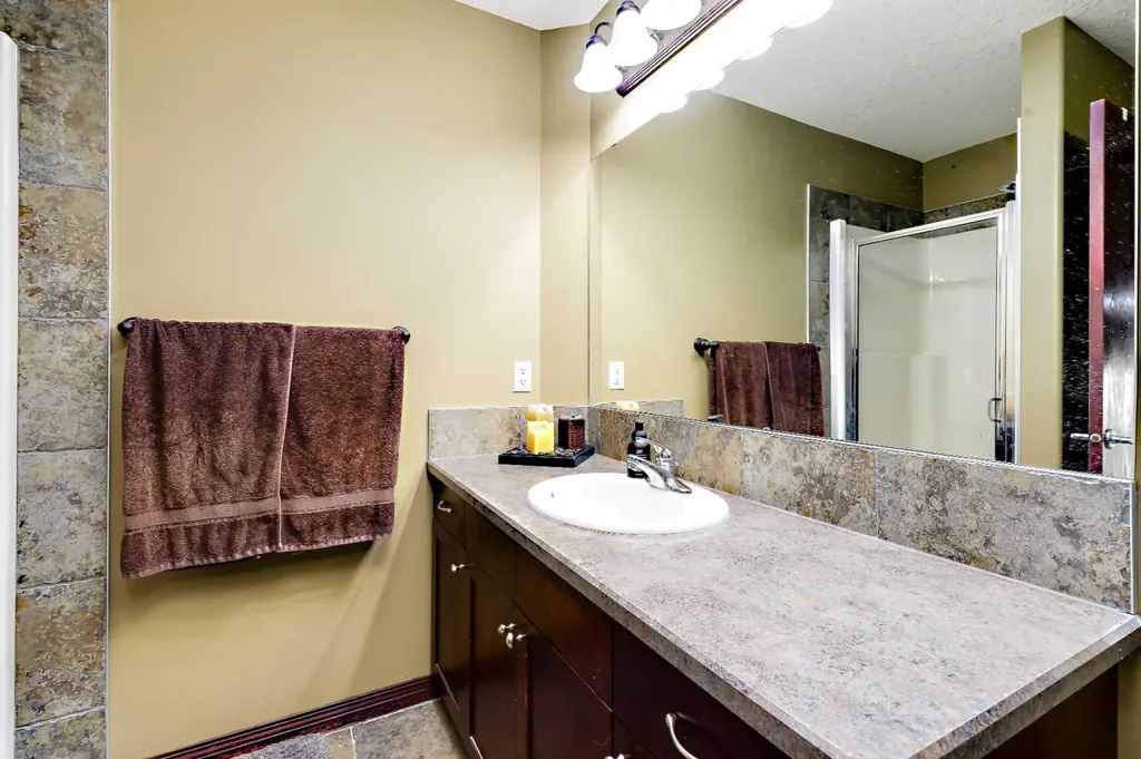 800 Carriage Lane Place N Carstairs AB T0M 0N0