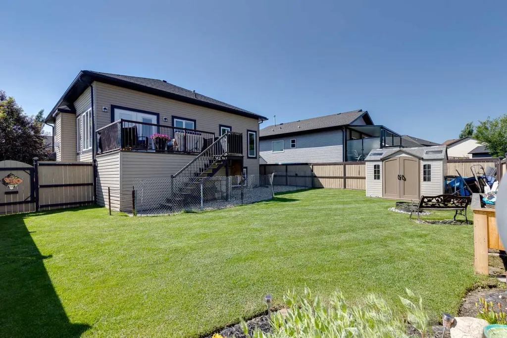 800 Carriage Lane Place N Carstairs AB T0M 0N0