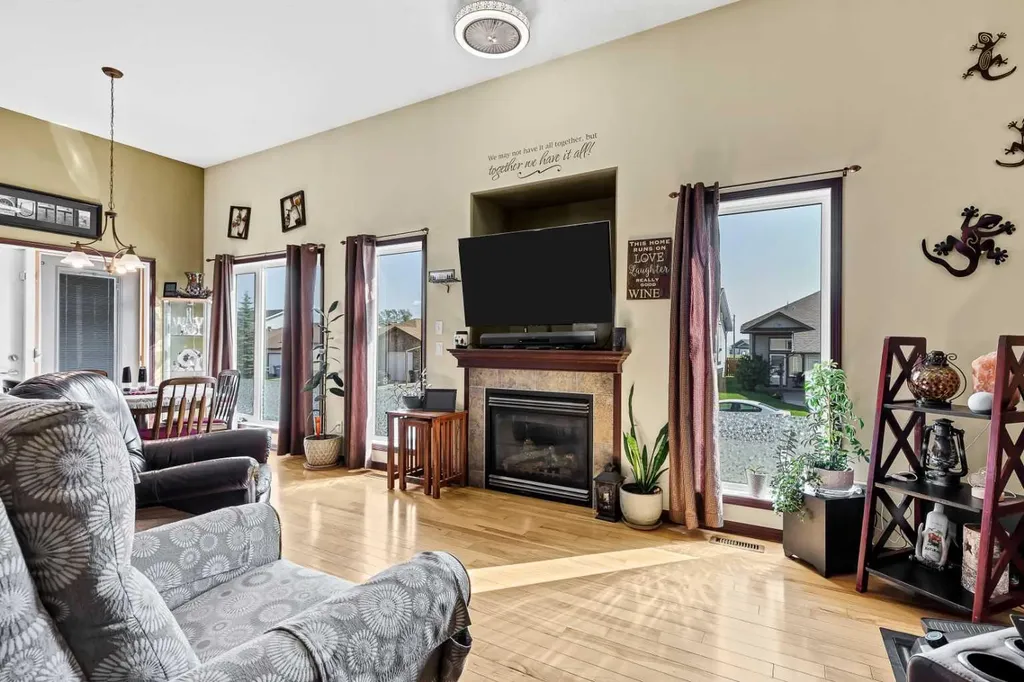 800 Carriage Lane Place N Carstairs AB T0M 0N0