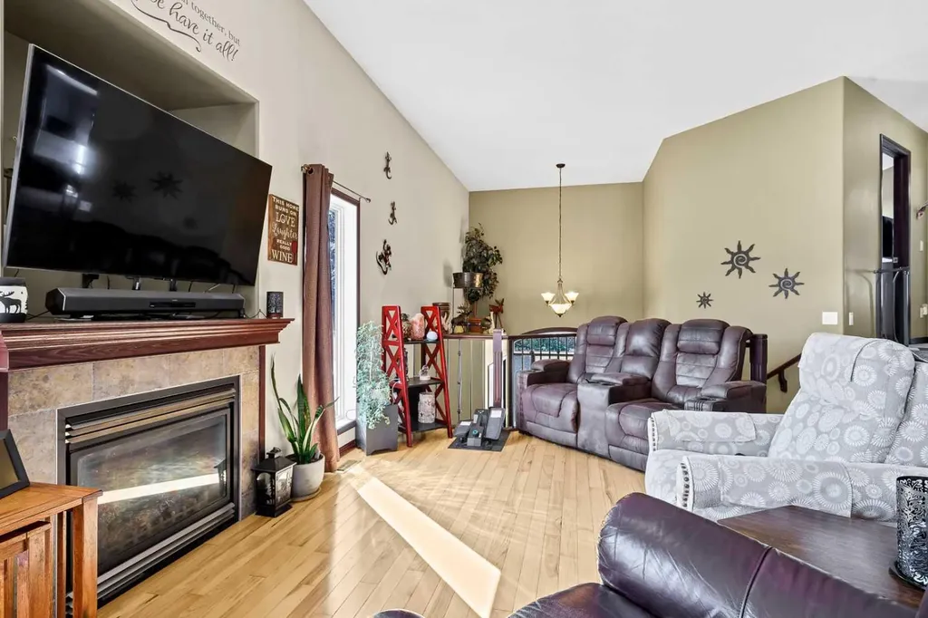 800 Carriage Lane Place N Carstairs AB T0M 0N0