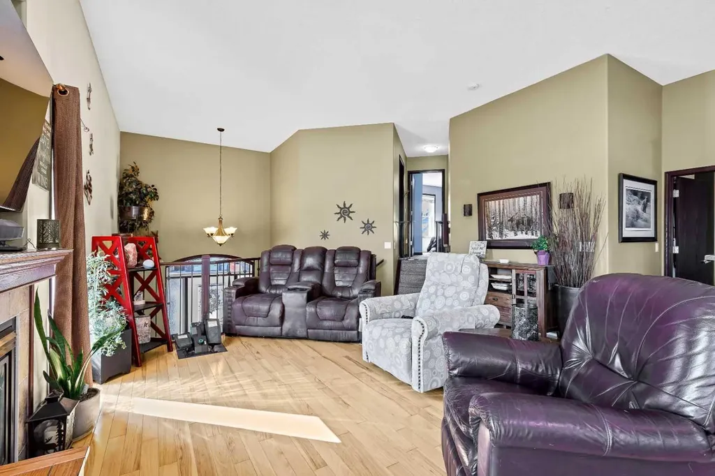 800 Carriage Lane Place N Carstairs AB T0M 0N0