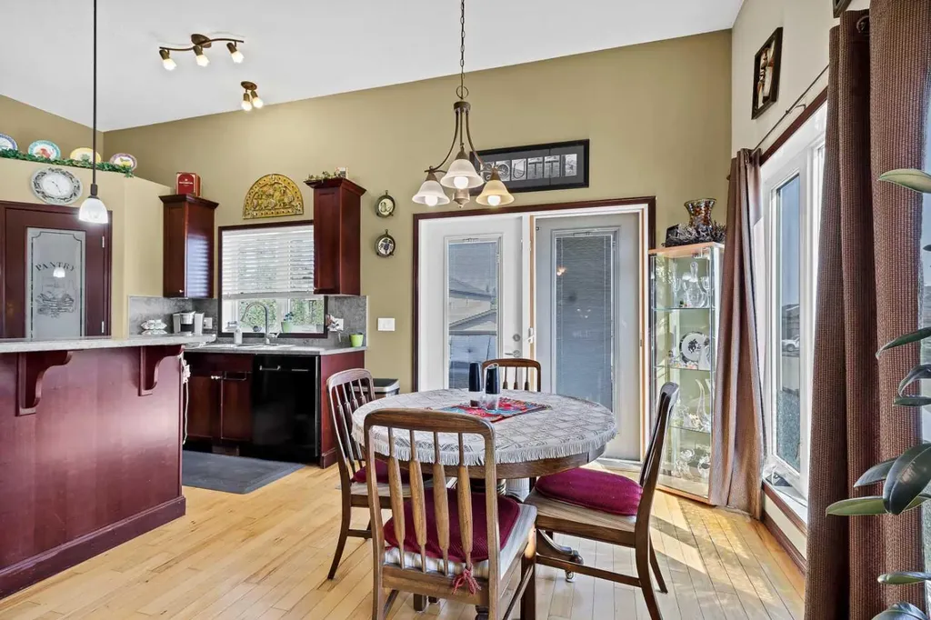 800 Carriage Lane Place N Carstairs AB T0M 0N0