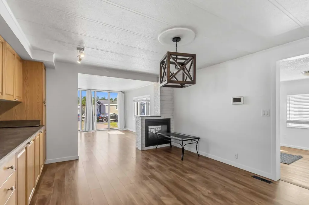 240 Grandview Crescent Fort Mcmurray AB T9H 4X8