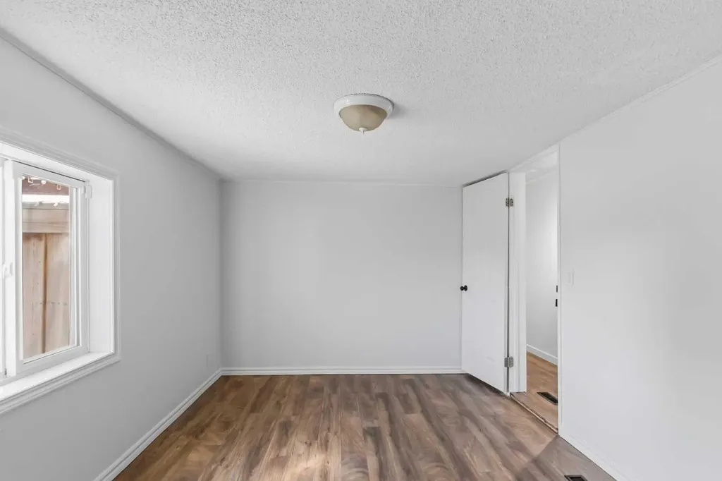 240 Grandview Crescent Fort Mcmurray AB T9H 4X8