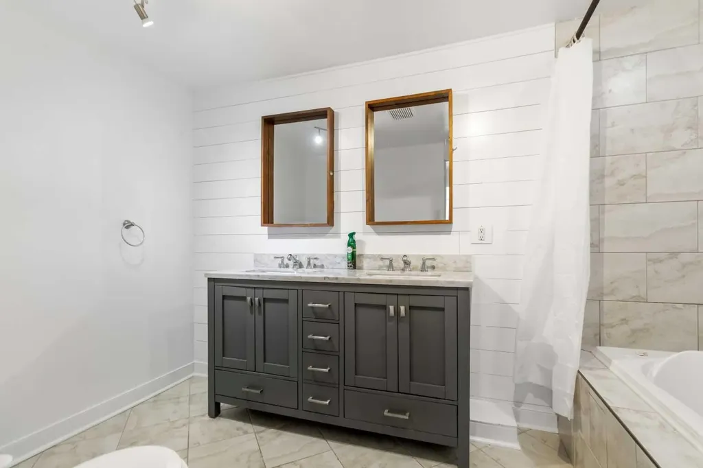 240 Grandview Crescent Fort Mcmurray AB T9H 4X8