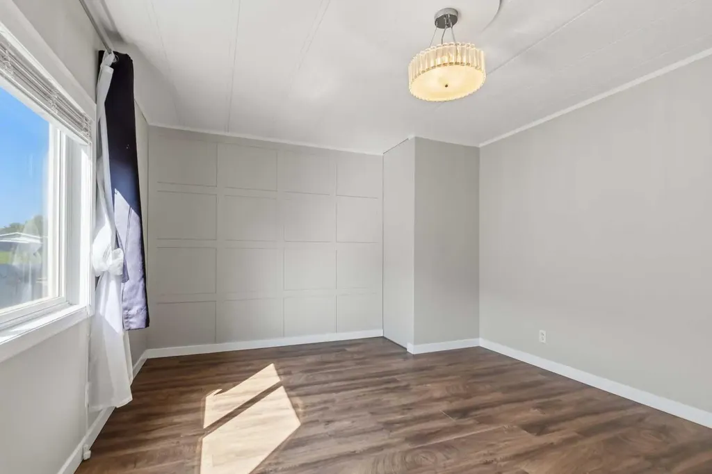 240 Grandview Crescent Fort Mcmurray AB T9H 4X8