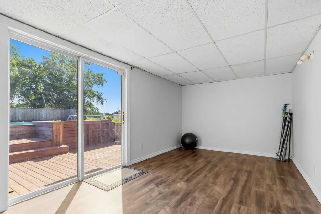 240 Grandview Crescent Fort Mcmurray AB T9H 4X8