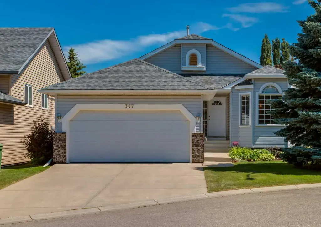 307 Schooner Landing NW Calgary AB T3L 1X5