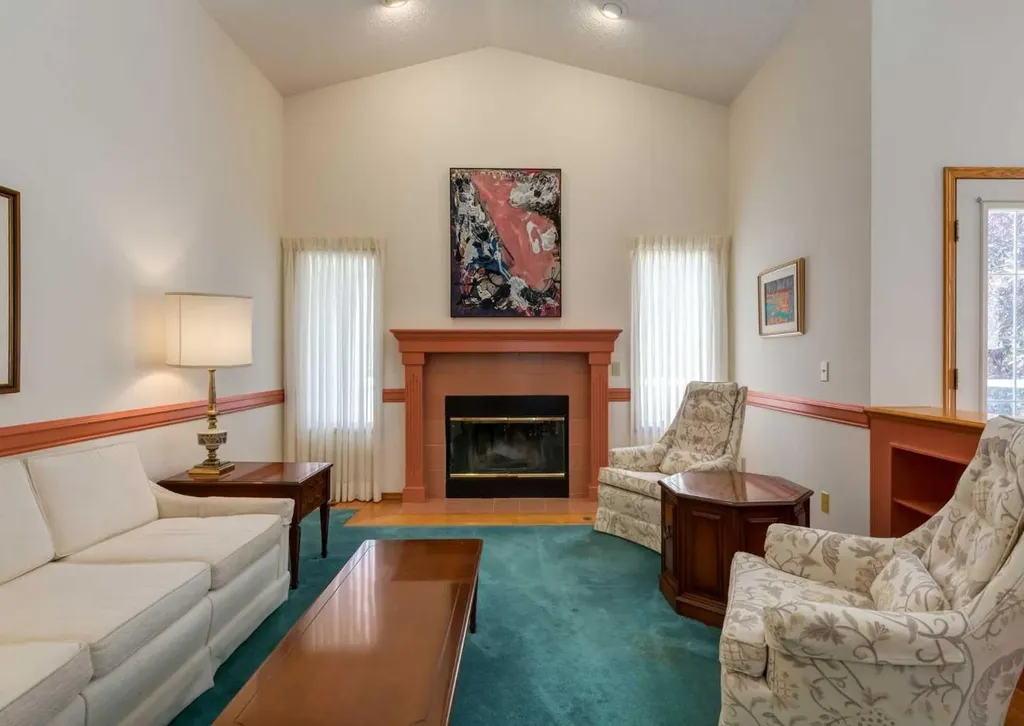 307 Schooner Landing NW Calgary AB T3L 1X5
