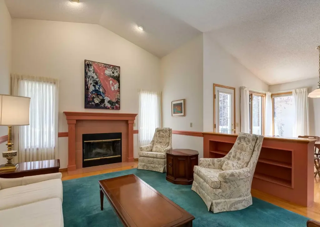 307 Schooner Landing NW Calgary AB T3L 1X5