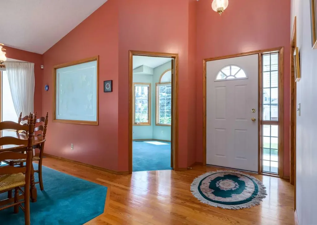 307 Schooner Landing NW Calgary AB T3L 1X5