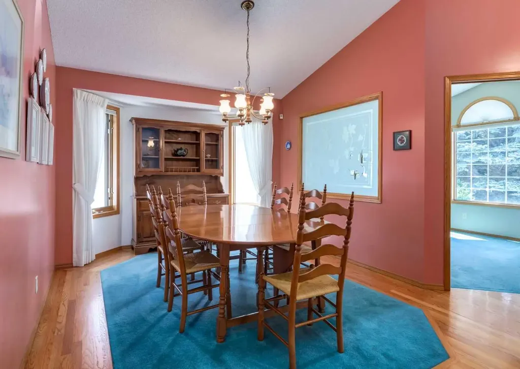307 Schooner Landing NW Calgary AB T3L 1X5