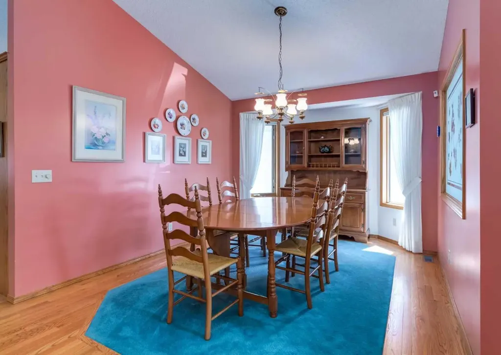 307 Schooner Landing NW Calgary AB T3L 1X5