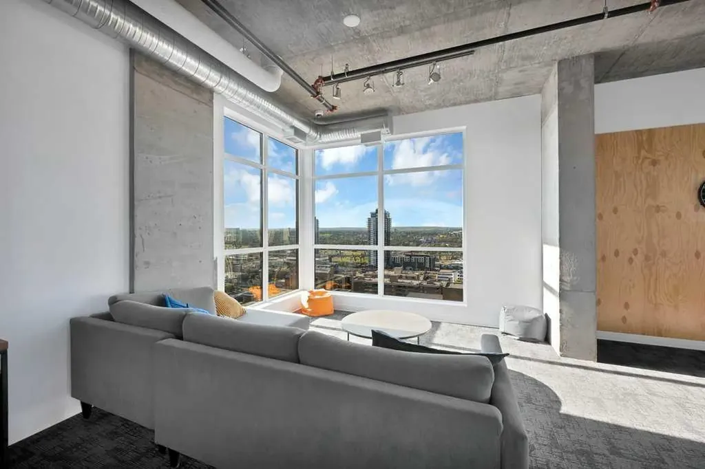 1319 14 Avenue SW Calgary AB T3C 0W3