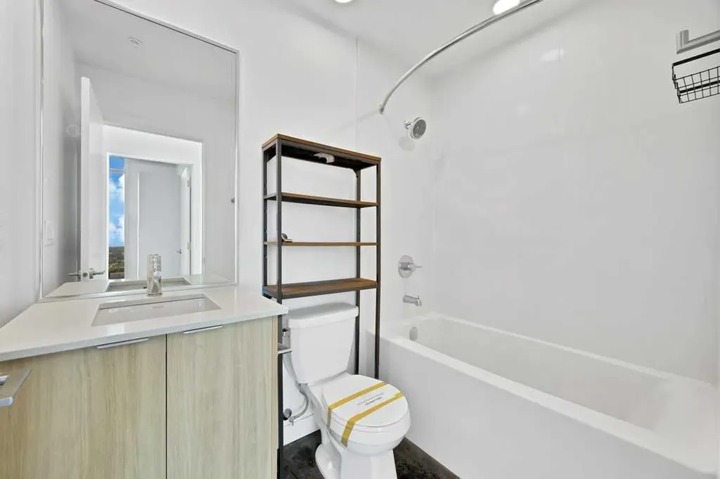 1319 14 Avenue SW Calgary AB T3C 0W3