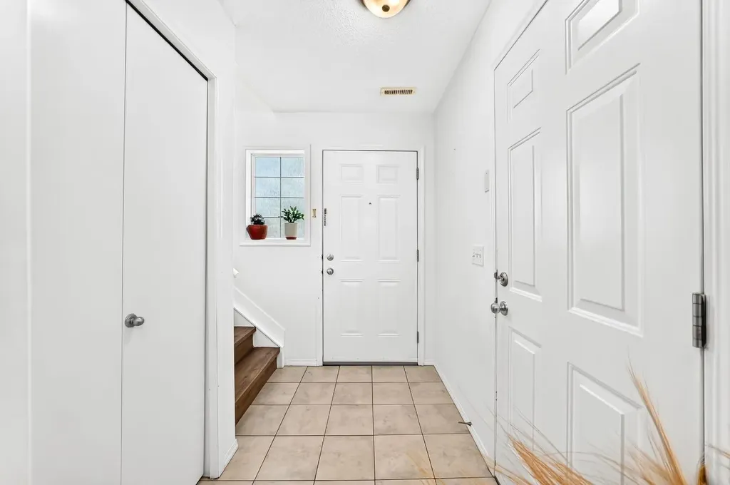 619 Country Village Cape NE Calgary AB T3K6E1
