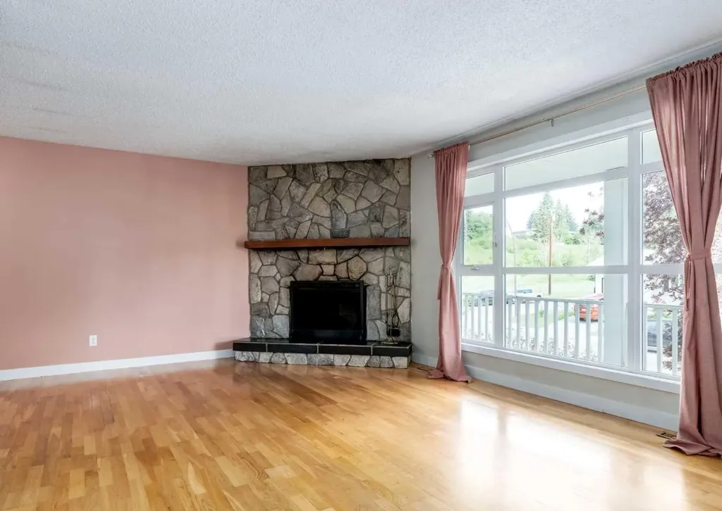 7 Lake Sylvan Close SE Calgary AB T2J 3E5