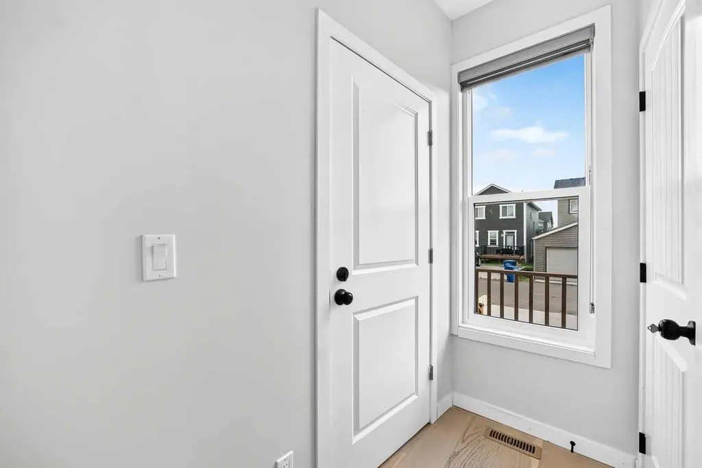 113 Midtown Close SW Airdrie AB T4B5G9