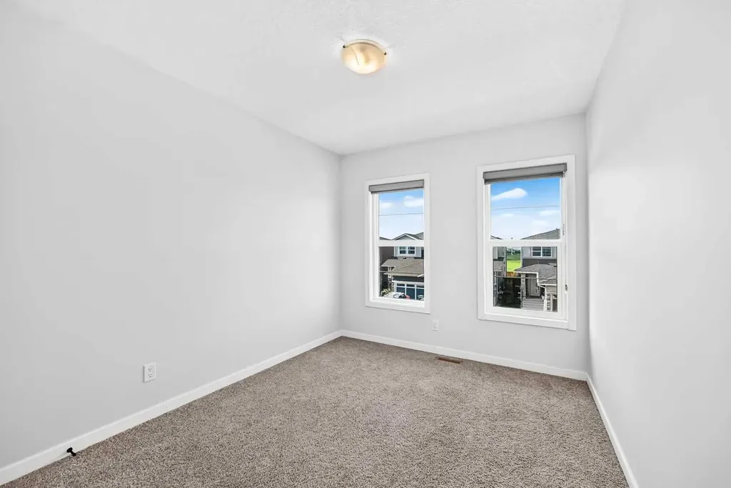 113 Midtown Close SW Airdrie AB T4B5G9
