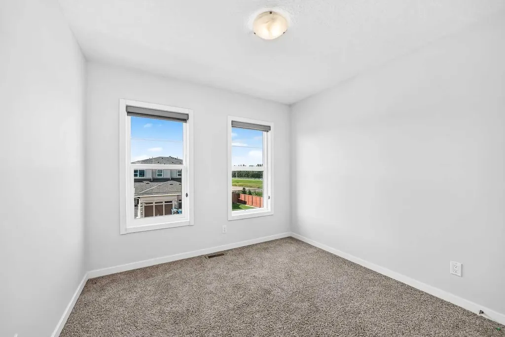 113 Midtown Close SW Airdrie AB T4B5G9