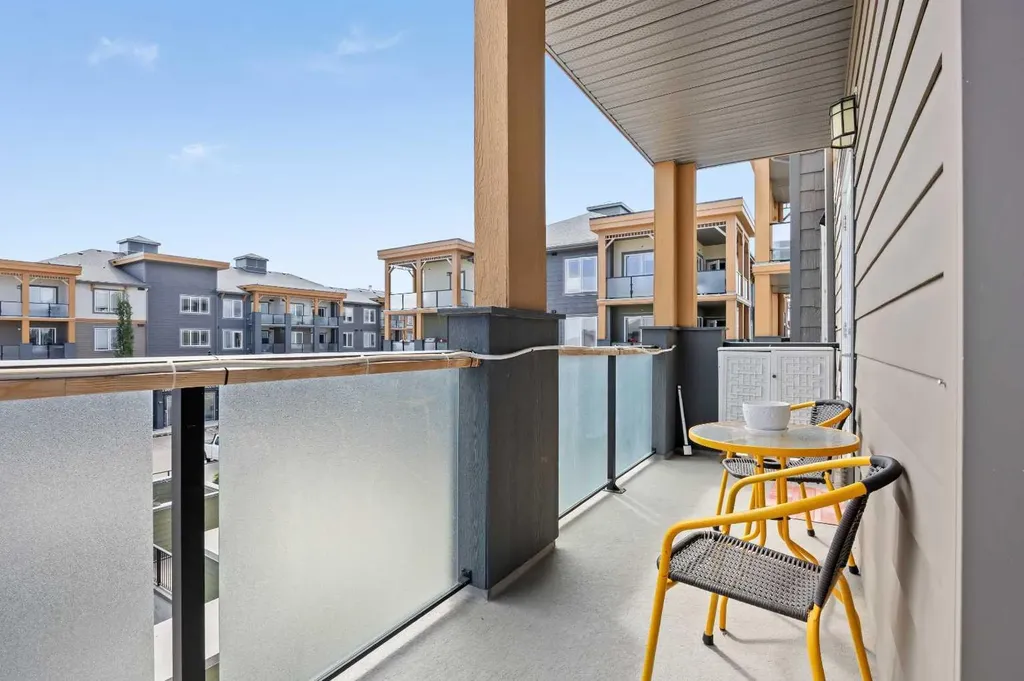 300 Auburn Meadows Manor SE Calgary AB T3M 2Y3