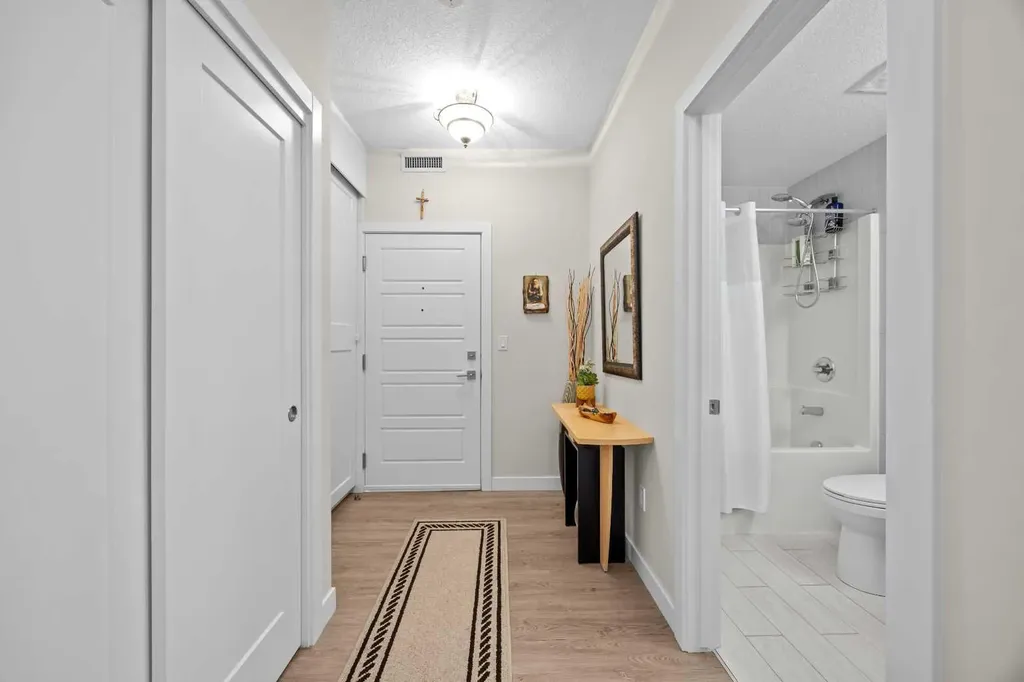 300 Auburn Meadows Manor SE Calgary AB T3M 2Y3