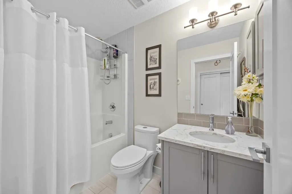 300 Auburn Meadows Manor SE Calgary AB T3M 2Y3