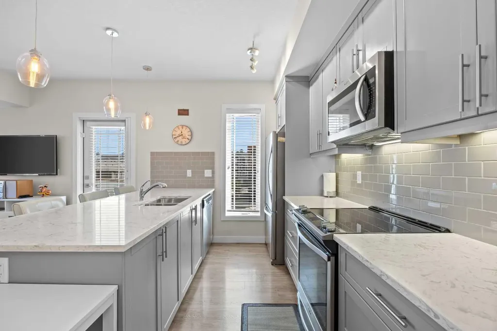 300 Auburn Meadows Manor SE Calgary AB T3M 2Y3