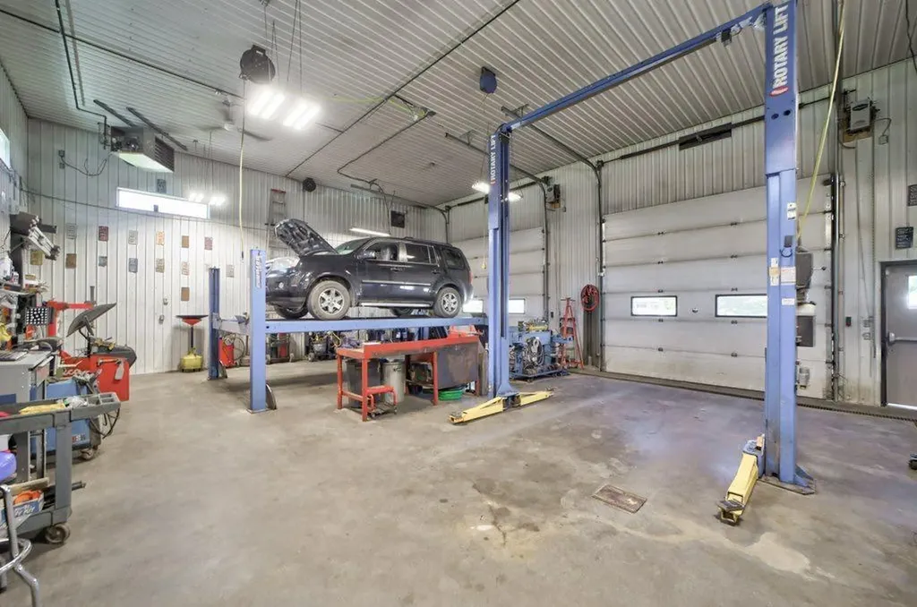 11334 20 Avenue Blairmore AB T0K 0E0