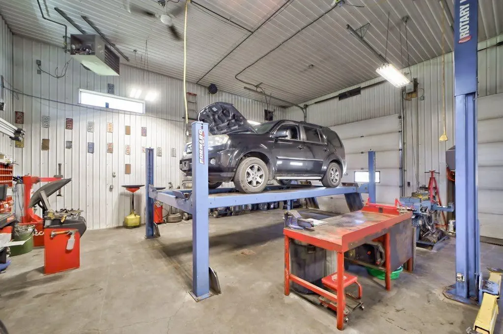 11334 20 Avenue Blairmore AB T0K 0E0