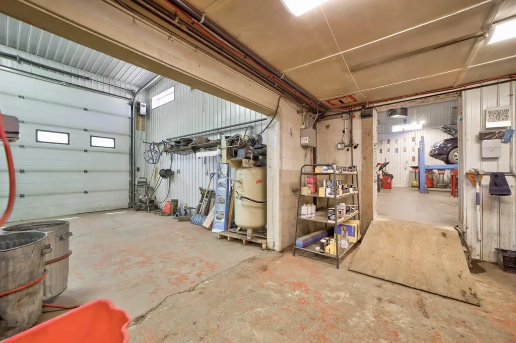 11334 20 Avenue Blairmore AB T0K 0E0