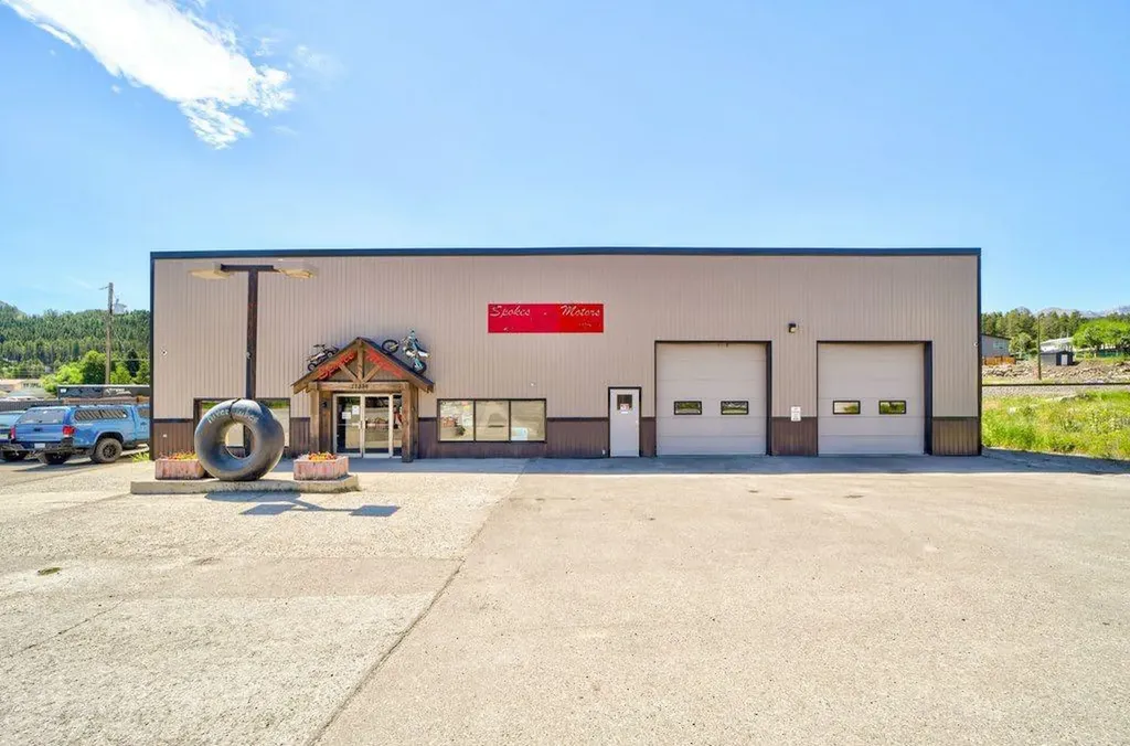 11334 20 Avenue Blairmore AB T0K 0E0