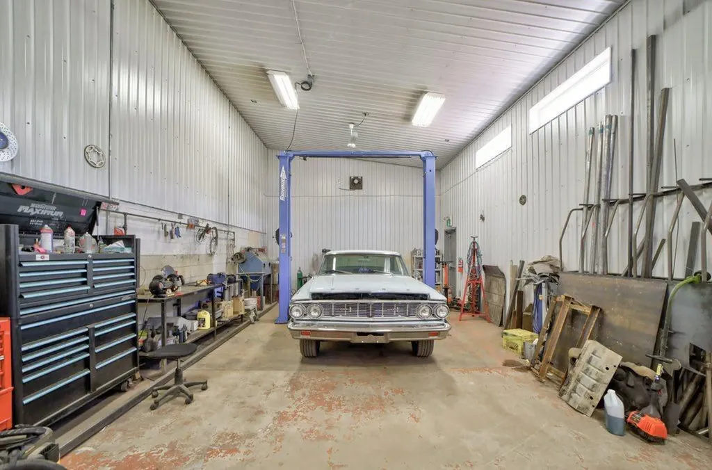 11334 20 Avenue Blairmore AB T0K 0E0