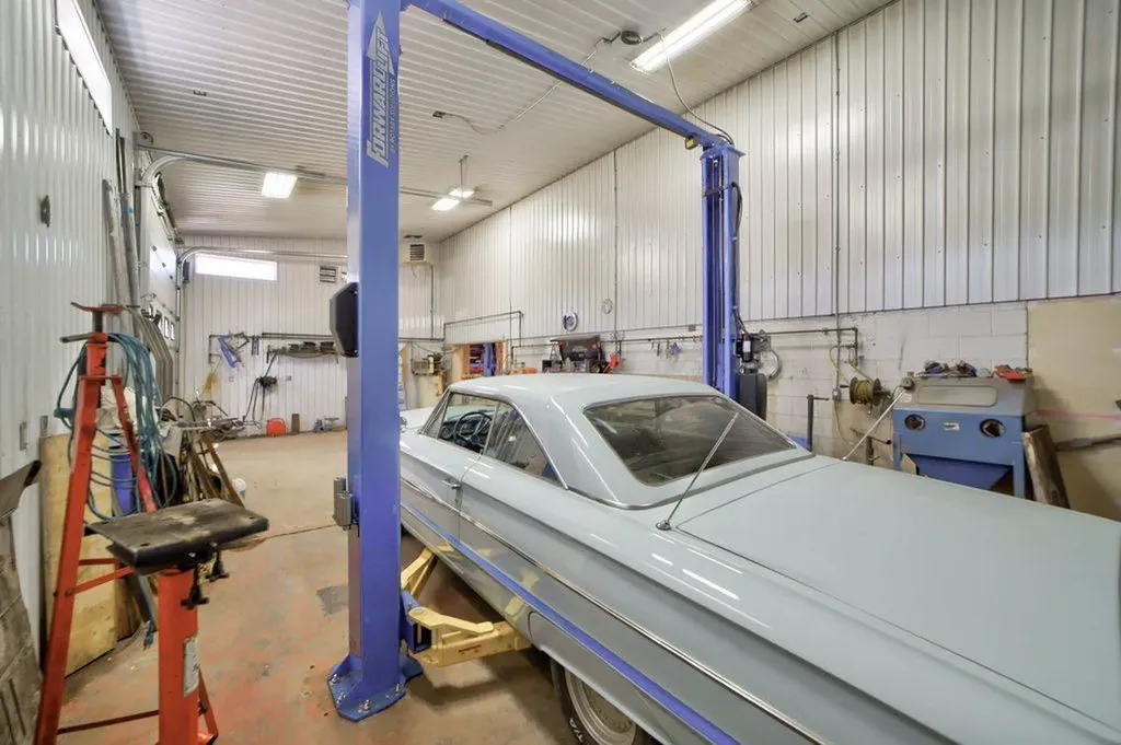 11334 20 Avenue Blairmore AB T0K 0E0