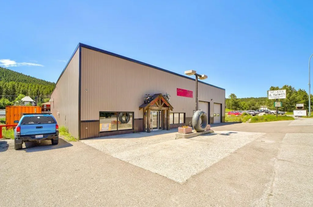 11334 20 Avenue Blairmore AB T0K 0E0