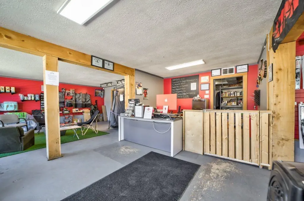 11334 20 Avenue Blairmore AB T0K 0E0