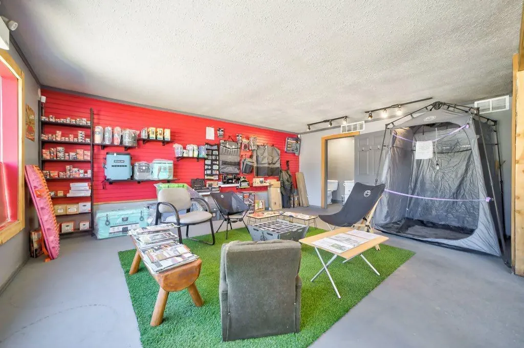 11334 20 Avenue Blairmore AB T0K 0E0