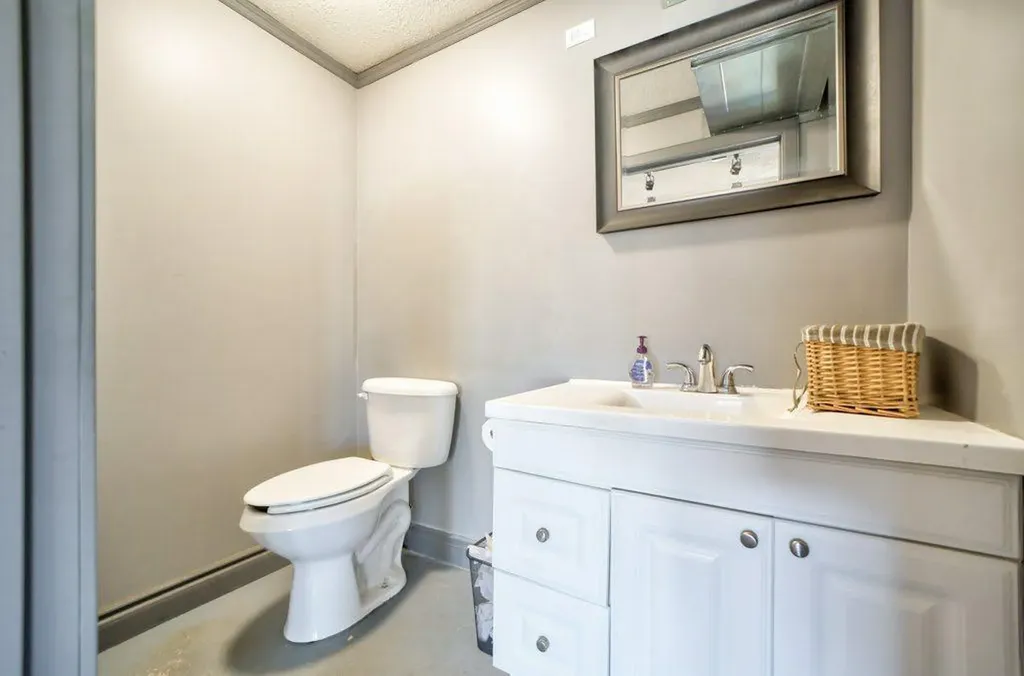 11334 20 Avenue Blairmore AB T0K 0E0