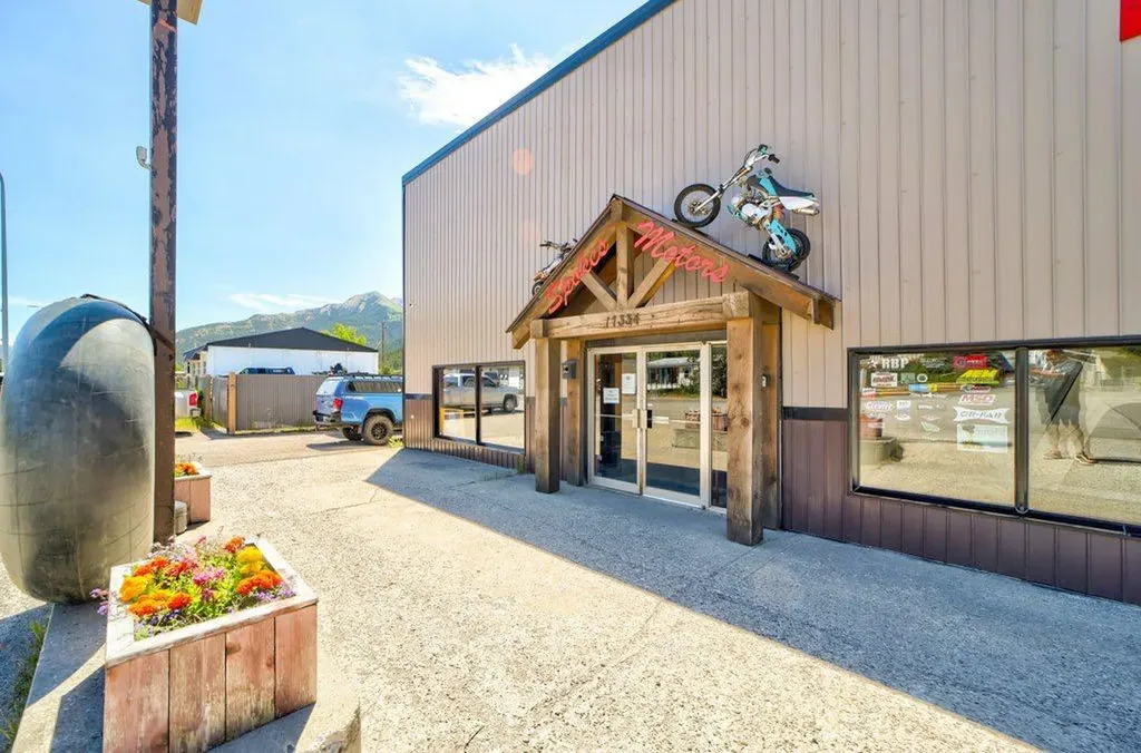11334 20 Avenue Blairmore AB T0K 0E0