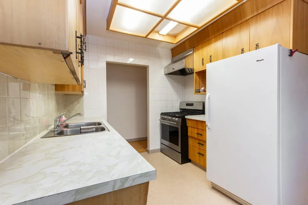 5539 38 Street Red Deer AB T4N 0X7