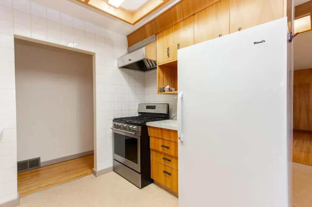 5539 38 Street Red Deer AB T4N 0X7
