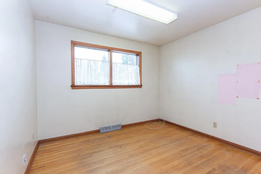 5539 38 Street Red Deer AB T4N 0X7