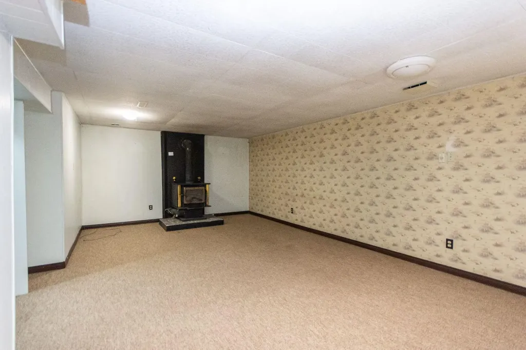 5539 38 Street Red Deer AB T4N 0X7