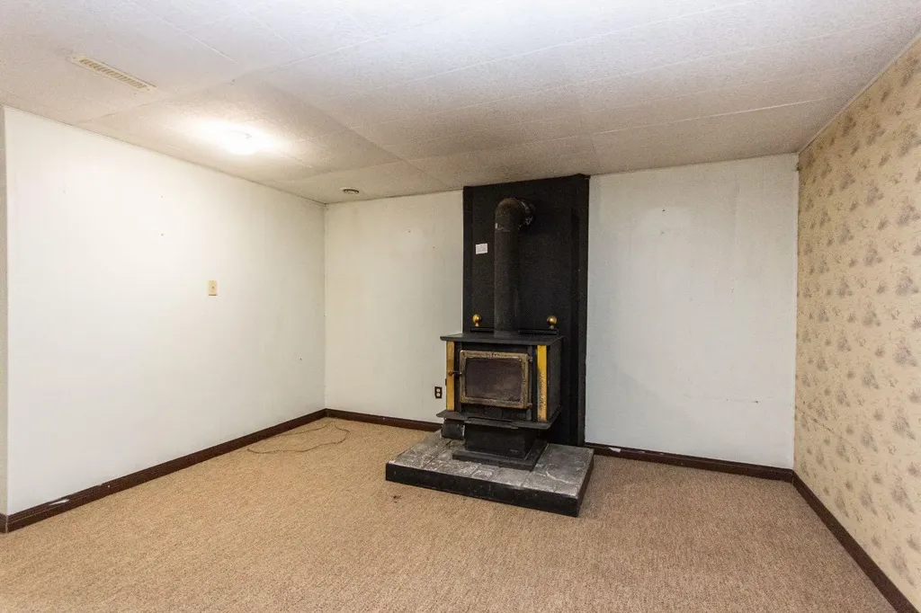 5539 38 Street Red Deer AB T4N 0X7