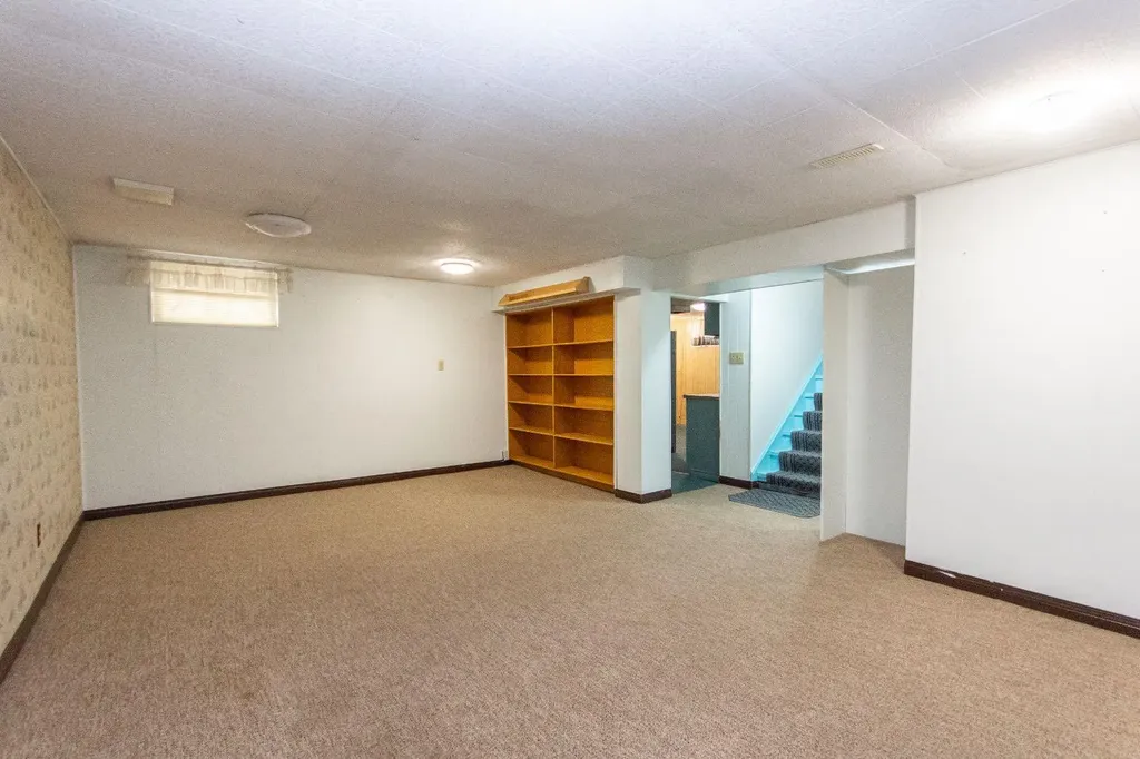 5539 38 Street Red Deer AB T4N 0X7