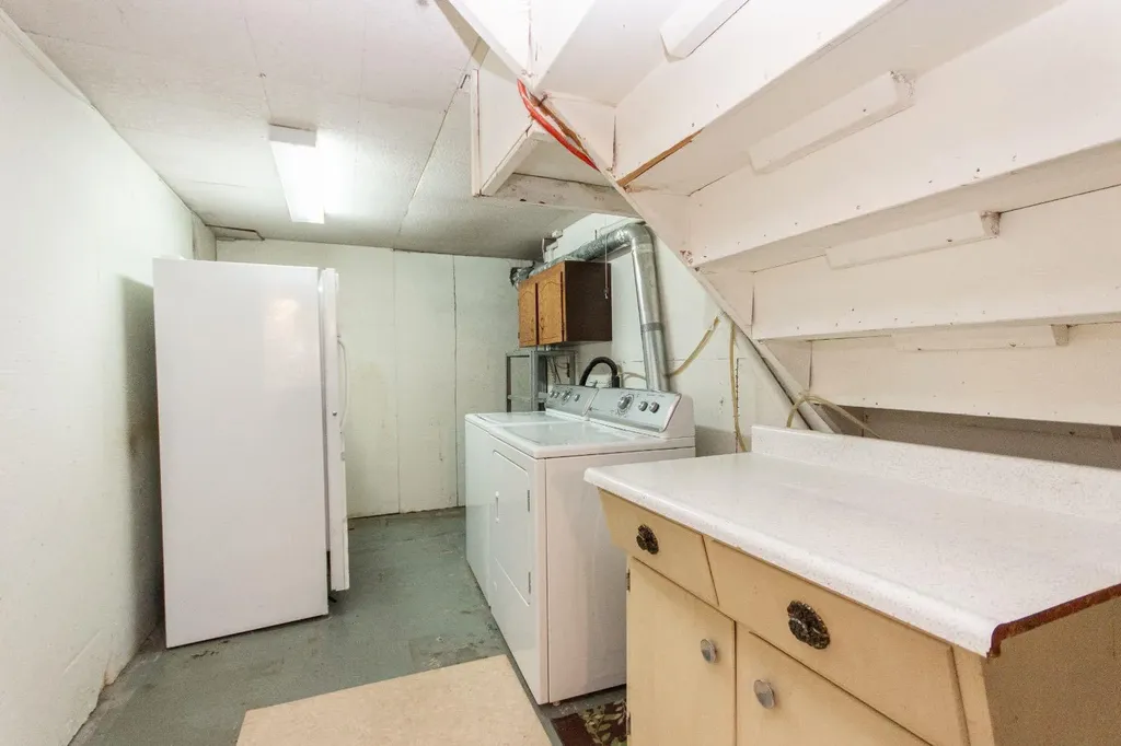 5539 38 Street Red Deer AB T4N 0X7