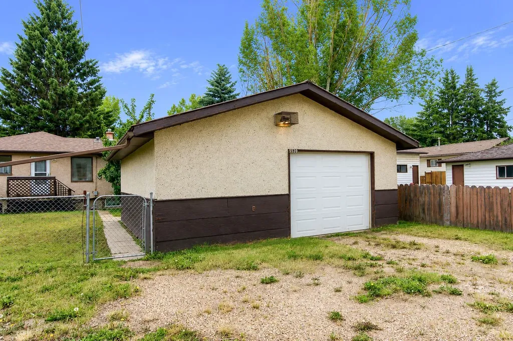 5539 38 Street Red Deer AB T4N 0X7