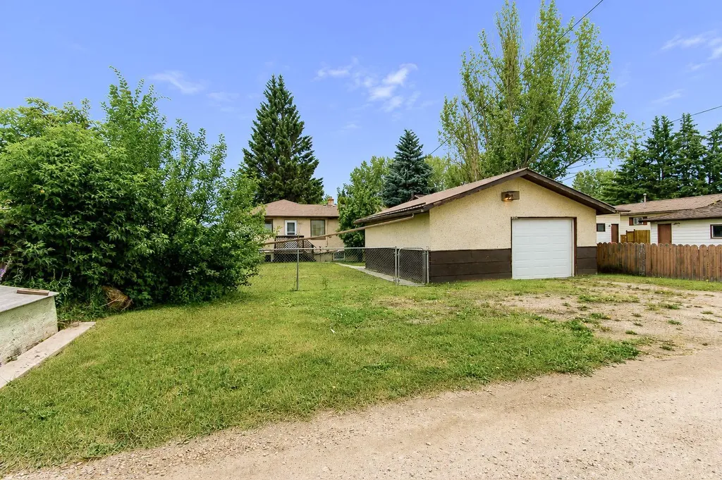 5539 38 Street Red Deer AB T4N 0X7
