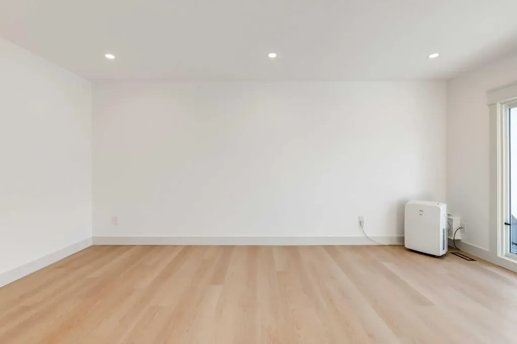 4503 73 Street NW Calgary AB T3B2M7
