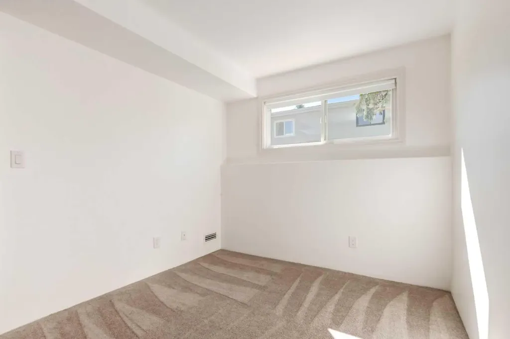 4503 75 Street NW Calgary AB T3B2M7